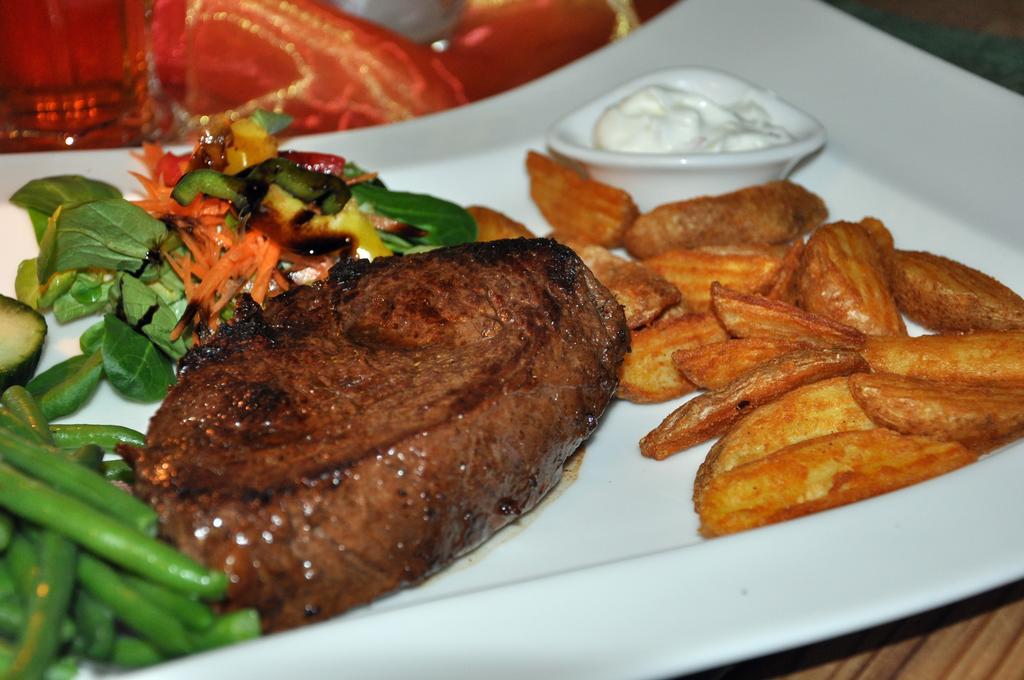 Steakhouse & Pension Crazy Horse Suhl Eksteriør bilde