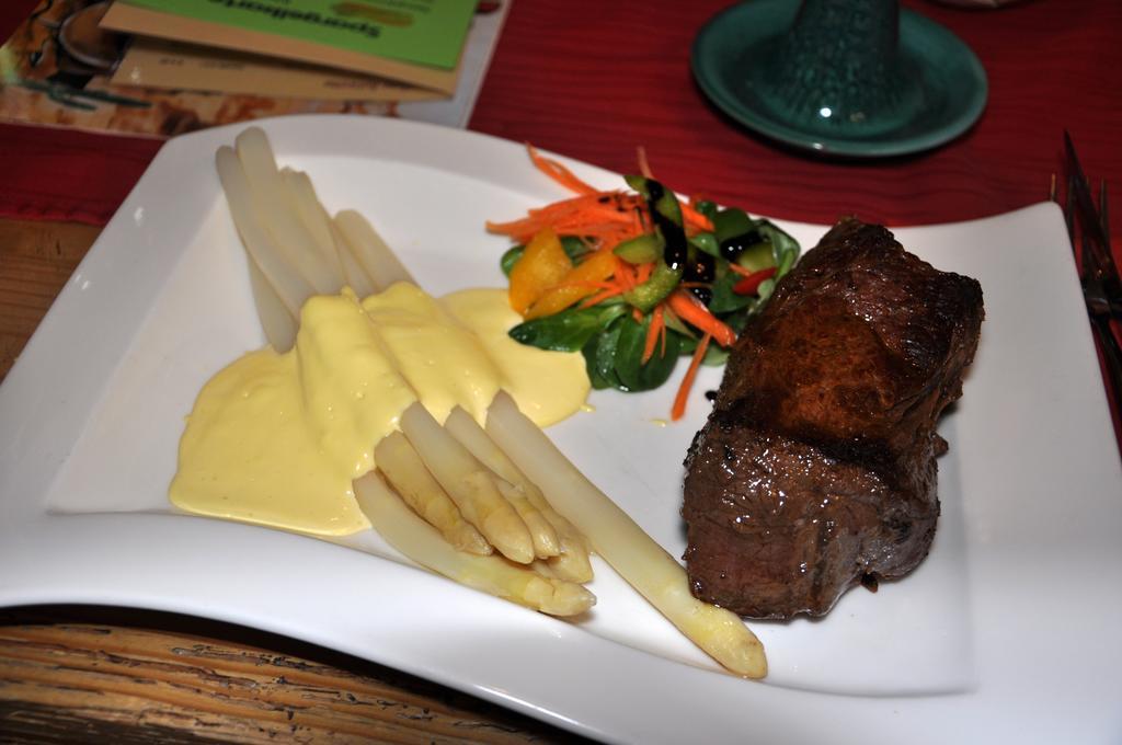 Steakhouse & Pension Crazy Horse Suhl Eksteriør bilde