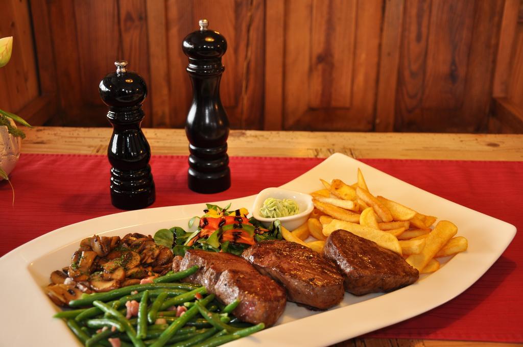 Steakhouse & Pension Crazy Horse Suhl Eksteriør bilde