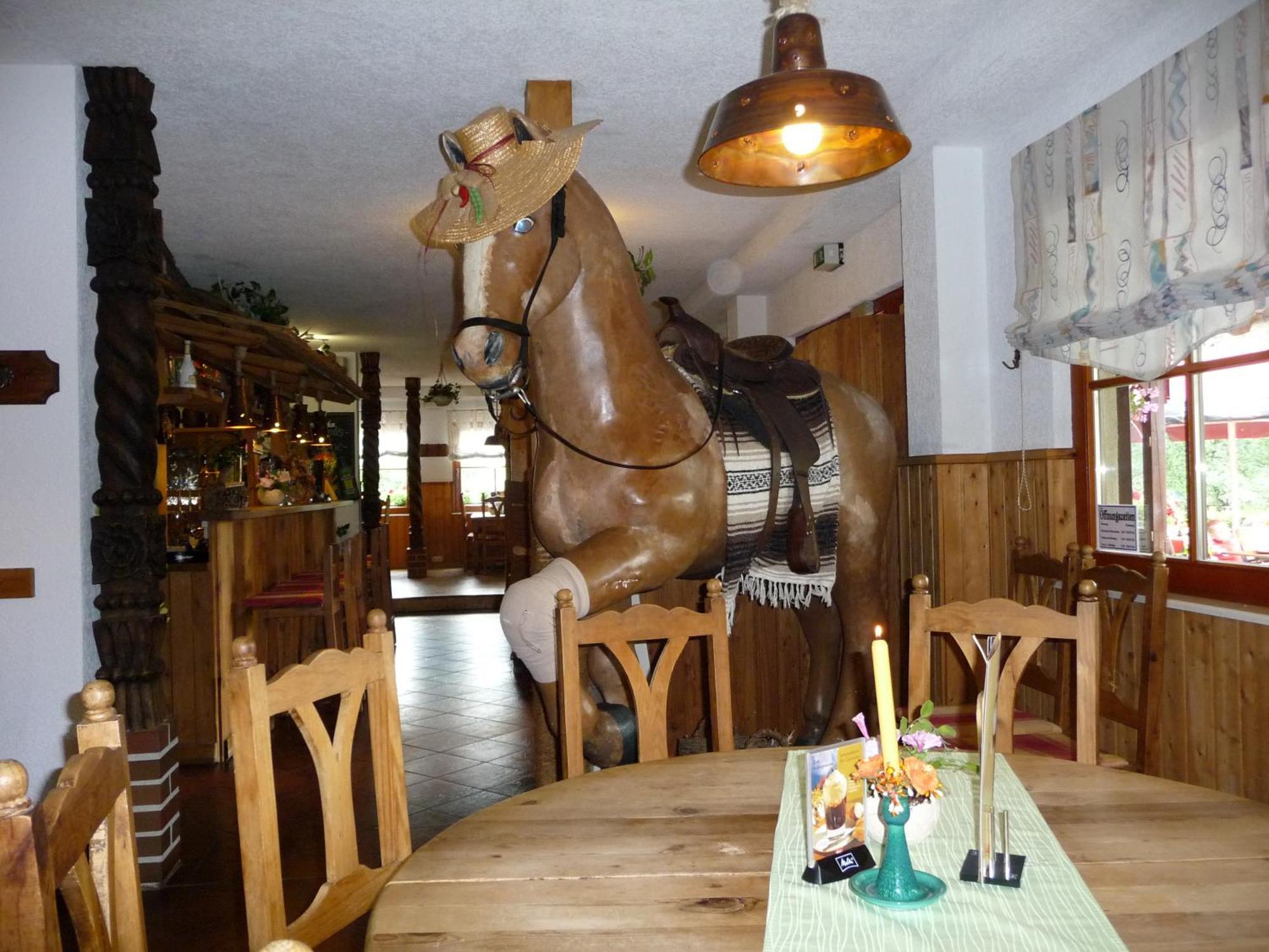 Steakhouse & Pension Crazy Horse Suhl Eksteriør bilde